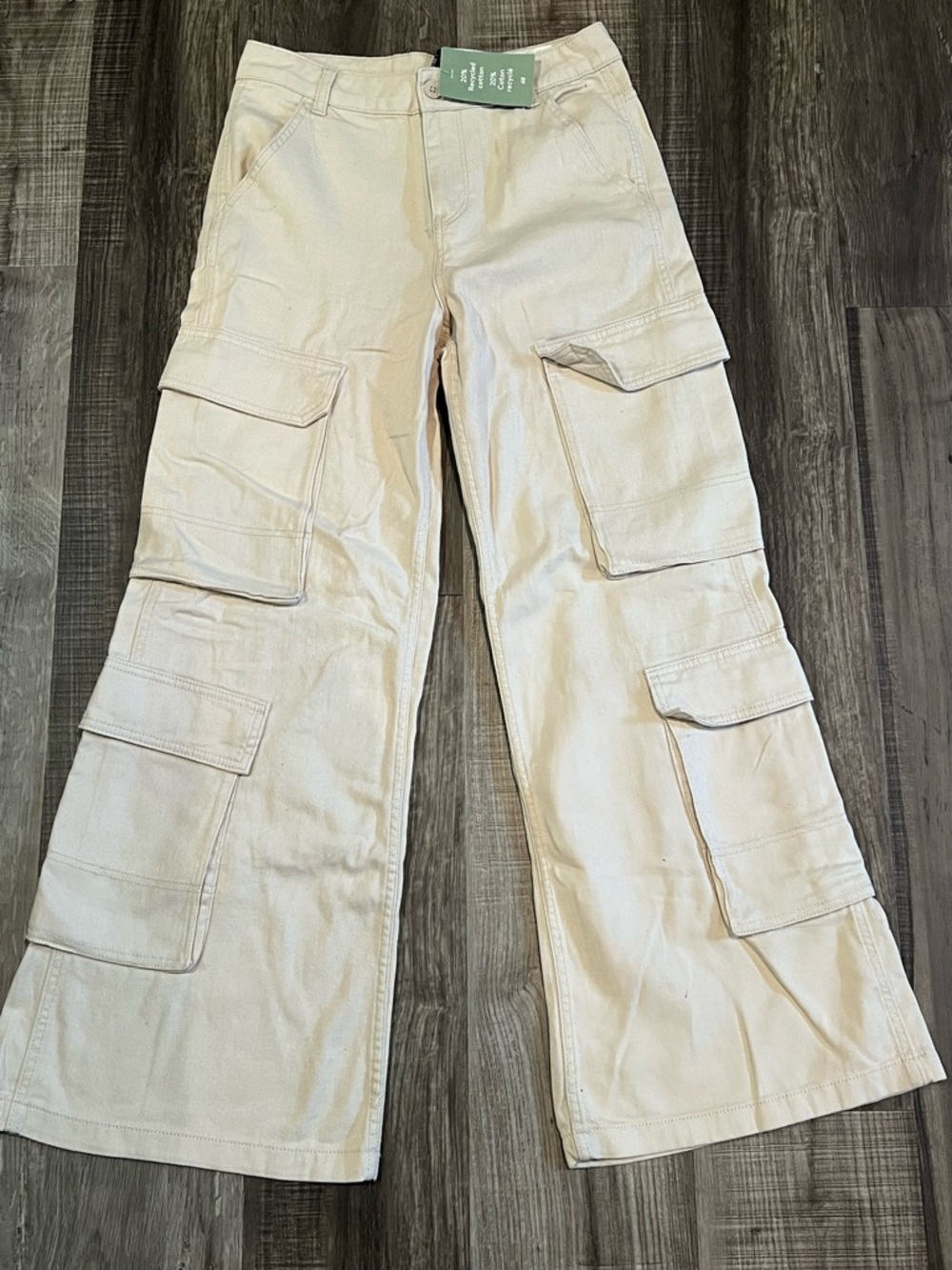 Women’s Wide-Leg Cargo Pants